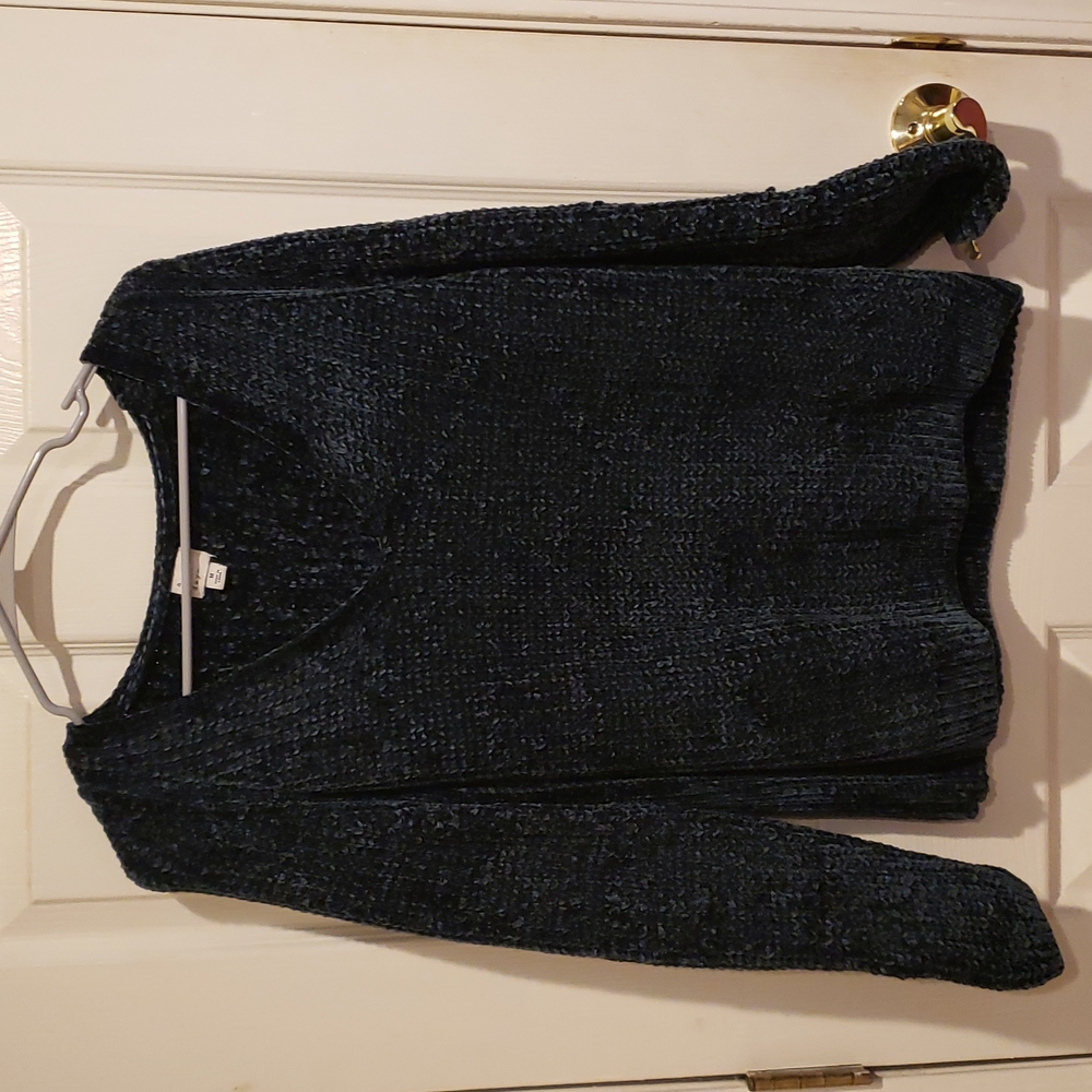 Green soft sweater